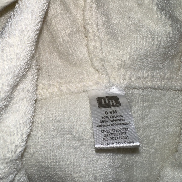 Bundle of 2 baby towels 9 months and 12 + months - Picture 11 of 16